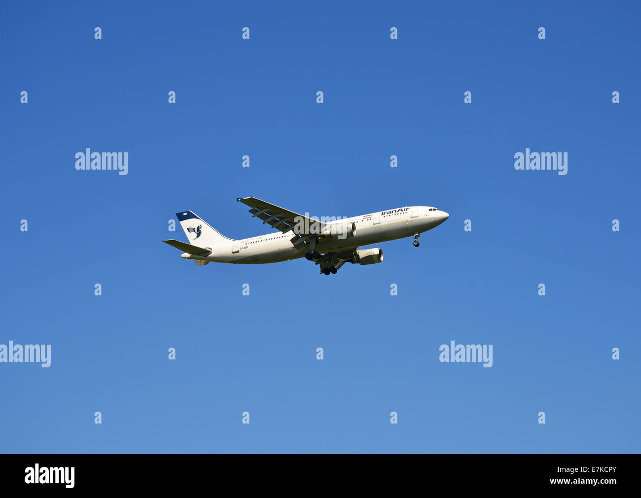 Iran Air Airbus A300 605R, l'atterrissage à l'aéroport de Heathrow, London, Greater London, Angleterre, Royaume-Uni Banque D'Images