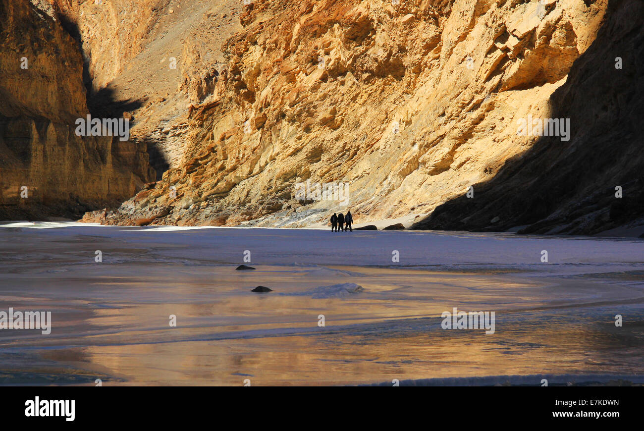 Trek Chadar sur la rivière Zanskar, Ladakh Banque D'Images