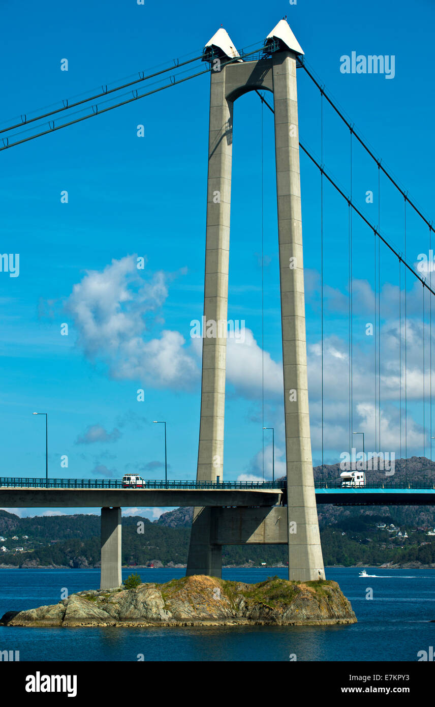 Pylône en béton du pont suspendu pont ou Stordabrua Stord Stord, Norvège, Banque D'Images