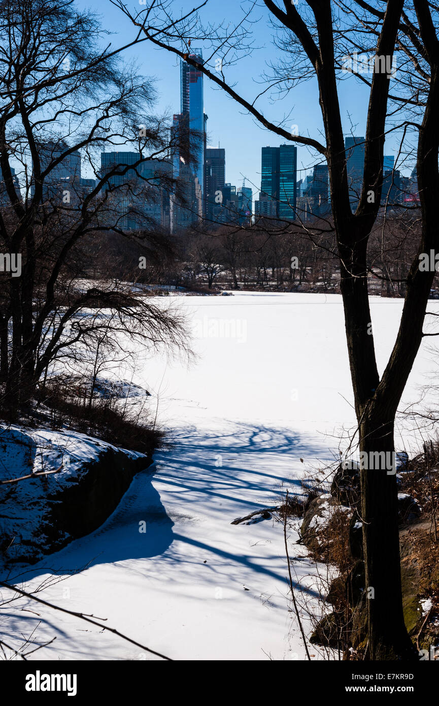 Nous, la ville de New York, Central Park. La randonnée et le lac. Banque D'Images
