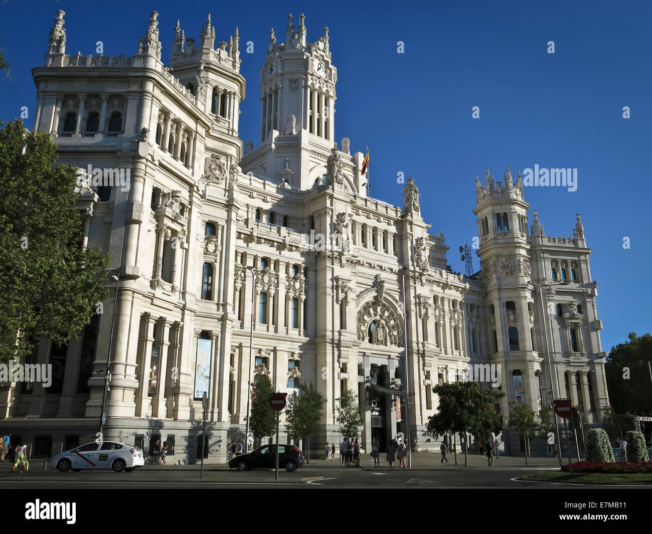 La Plaza de Cibeles avec l'Hôtel de Ville à Madrid Banque D'Images