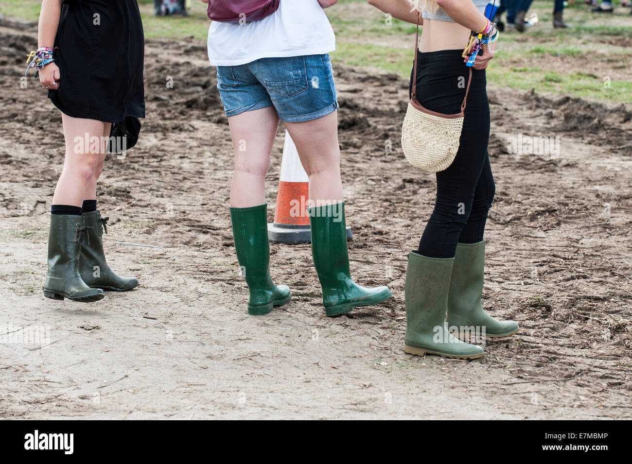 filles en bottes