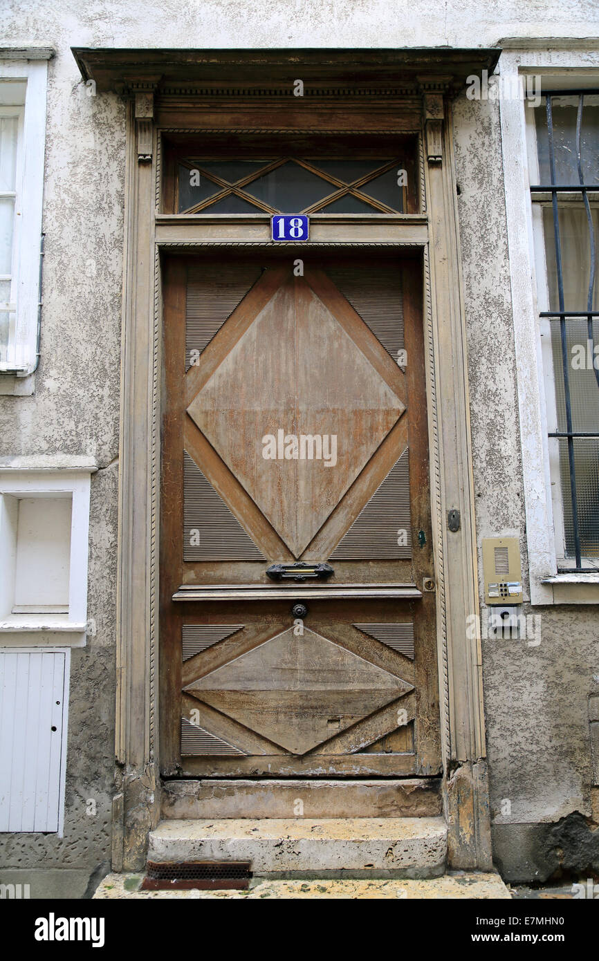 L'ancienne porte de bois de la rue au lait, Chartres, Eure et Loir, Centre,  France Photo Stock - Alamy