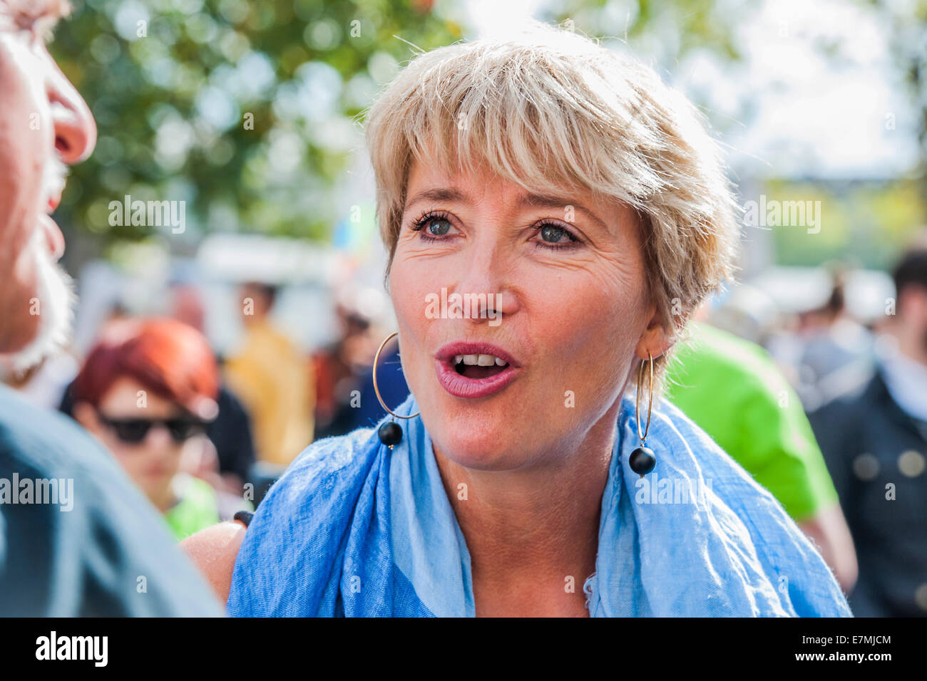 Londres, Royaume-Uni. 21 sept 2014. Climat du peuple de mars, Londres - Dans le cadre d'une journée internationale de protestation - mené par Emma Thompson et Vivienne Westwood - personnes mars à la demande : "un monde avec une économie qui fonctionne pour les hommes et la planète, un monde à l'abri des ravages du changement climatique ; et d'un monde avec de bons emplois, la qualité de l'air, et des communautés en santé pour tous. La marche a commencé en Temple Place et terminé à l'extérieur du Parlement, Westminster, London, UK, 21 sept 2014. Guy Bell / Alamy Live News Banque D'Images