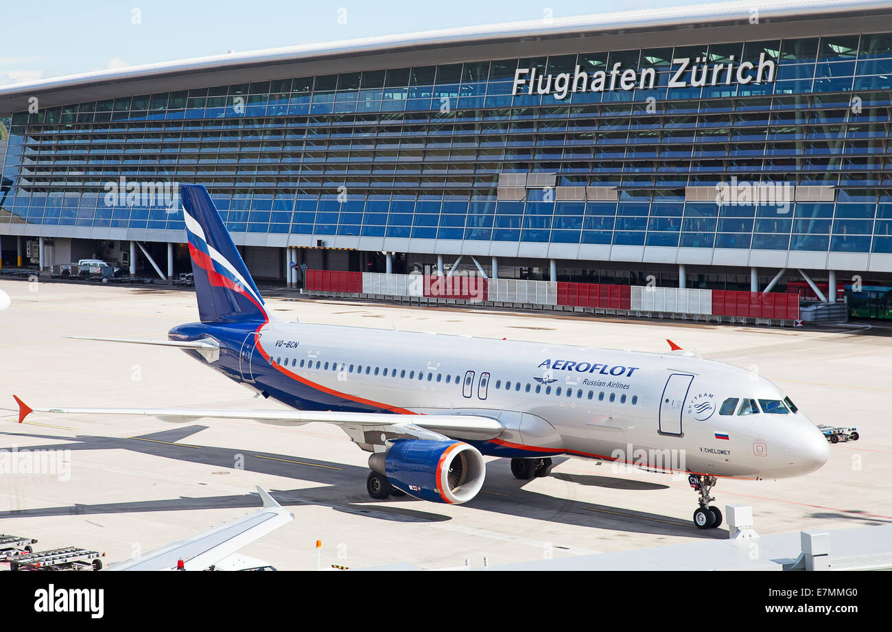 ZURICH - SEPTEMBRE 21:arirline russe Aeroflot l'imposition après l'atterrissage le 21 septembre 2014 à Zurich, Suisse. Zurich Intern Banque D'Images