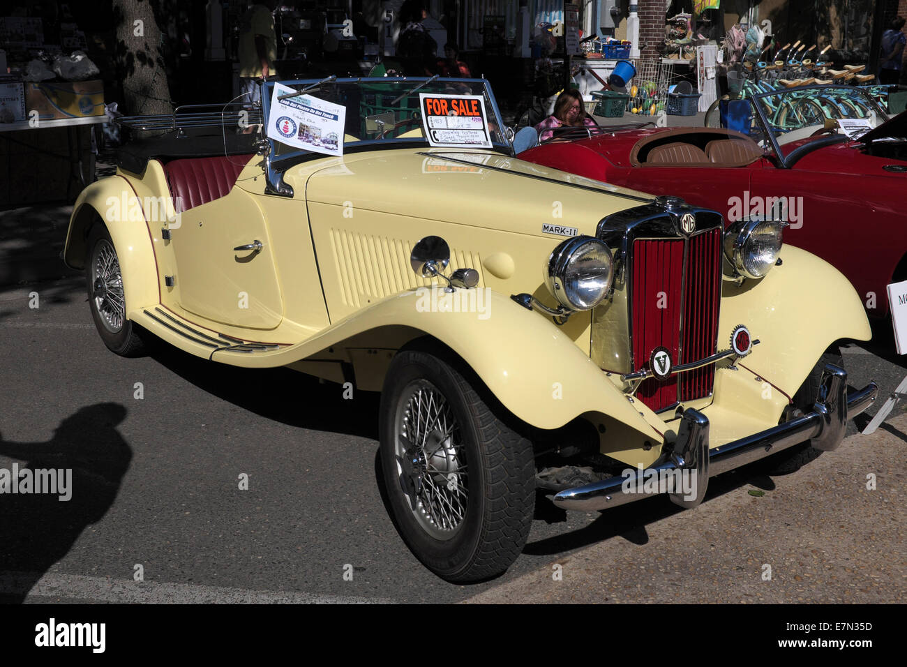 Vintage automobile MG britanniques sur la plage car show Ocean Grove, New Jersey Banque D'Images