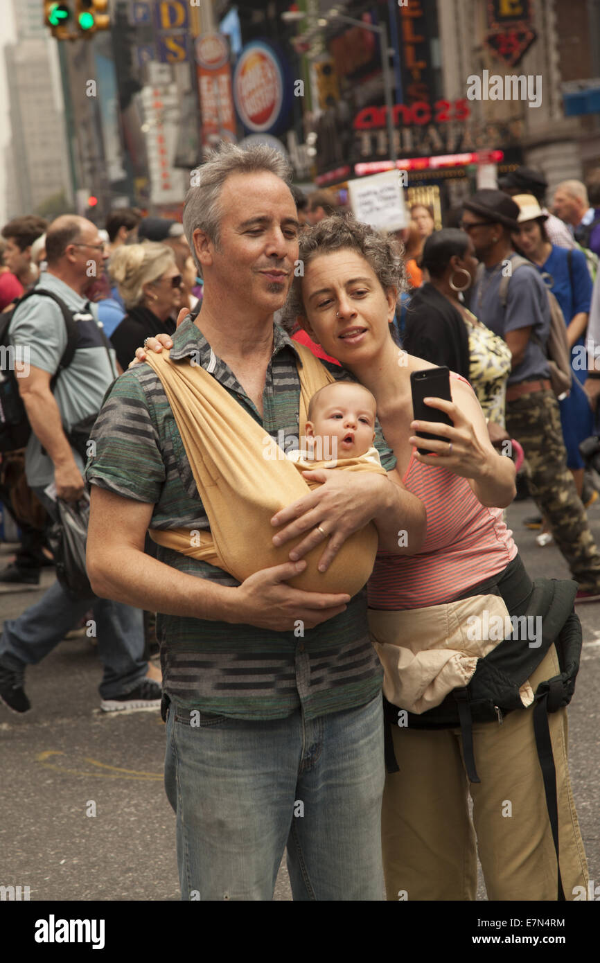 New York, USA. 21e Juin 2014. Les gens de partout dans l'entre nous est venu et a envoyé un message à tous les gouvernements du monde entier qu'il est leur devoir de protéger la planète pour les citoyens d'aujourd'hui et les générations futures. Crédit : David Grossman/Alamy Live News Banque D'Images