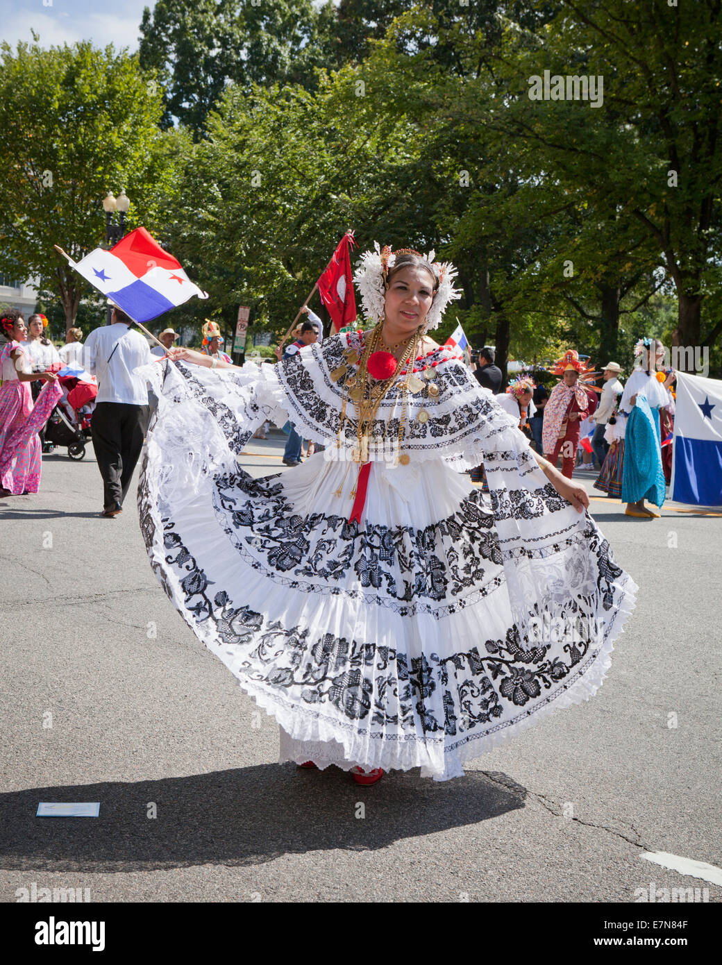 L'exécution de danseur Jarabe Tapatio (Mexican Hat dance) au festival en plein air - Washington, DC USA Banque D'Images