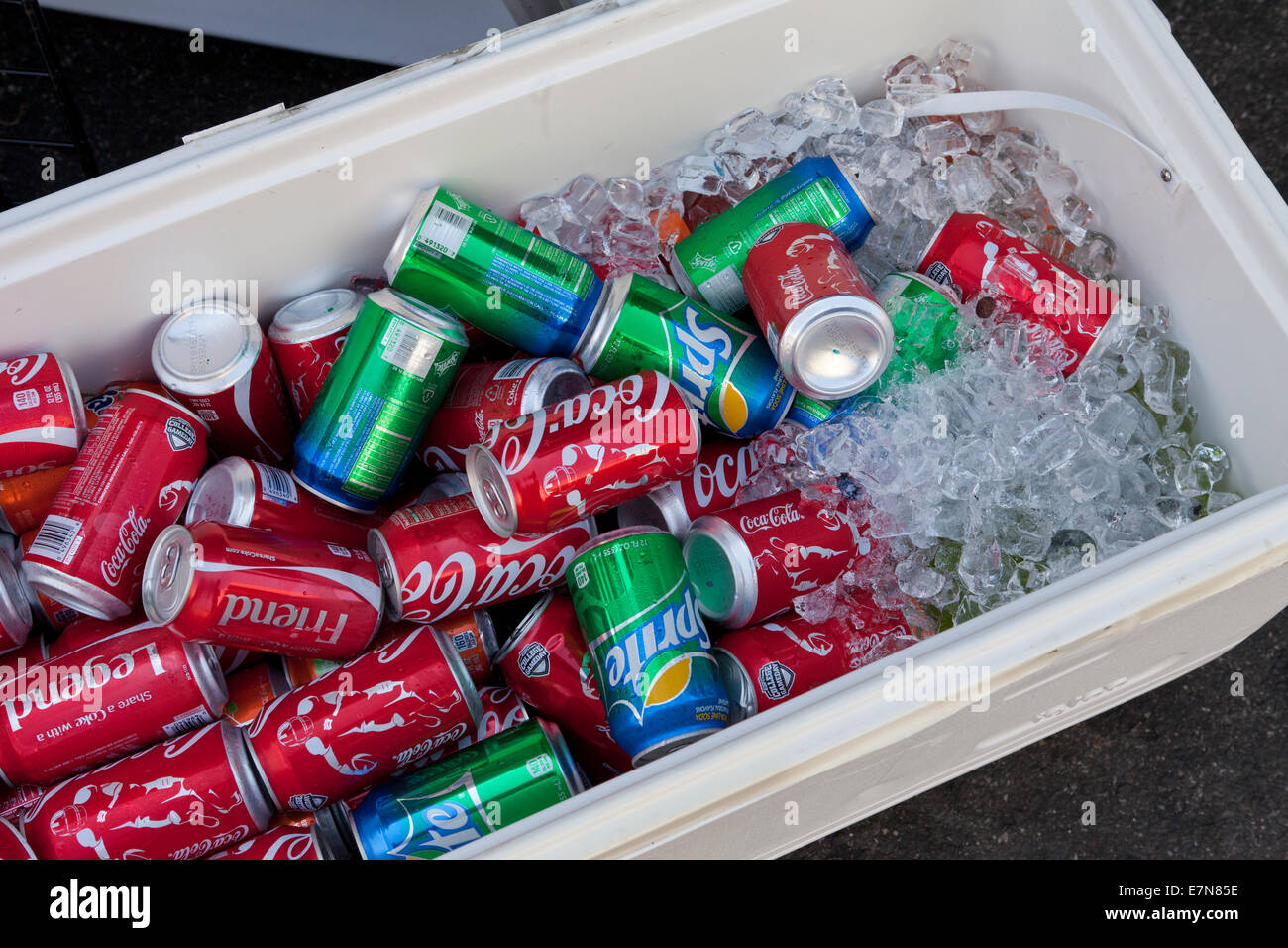 Coca-Cola et sodas Sprite dans le refroidisseur - USA Banque D'Images