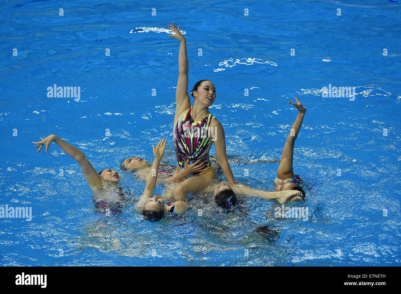 Incheon, Corée du Sud. 22 Sep, 2014. Les athlètes japonais effectuer au cours de l'équipe programme libre concours de natation synchronisée à la 17e Jeux asiatiques à Incheon, Corée du Sud, du 22 septembre 2014. Le Japon a obtenu la médaille d'argent avec 181,7047 points. Credit : Wang Peng/Xinhua/Alamy Live News Banque D'Images