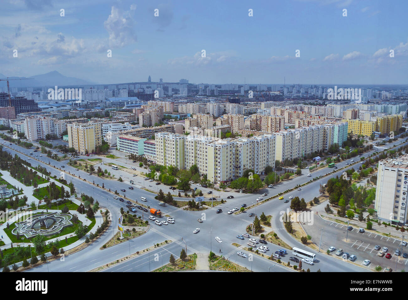 Abadanchylyk, avenue, Ashgabat, Turkménistan, l'Asie centrale, d'Asie, l'architecture, ville, traversant, fontaines, panorama, parc, trave Banque D'Images