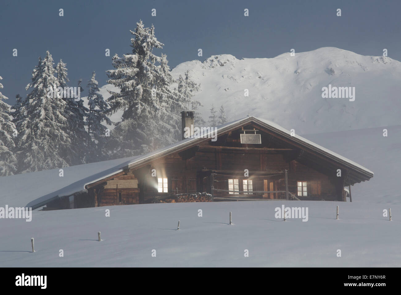 Hutte de montagne, Jaunpass, montagne, montagnes, hutte, maison, hutte de montagne, hiver, dans le canton de Berne, Suisse, Europe, Banque D'Images