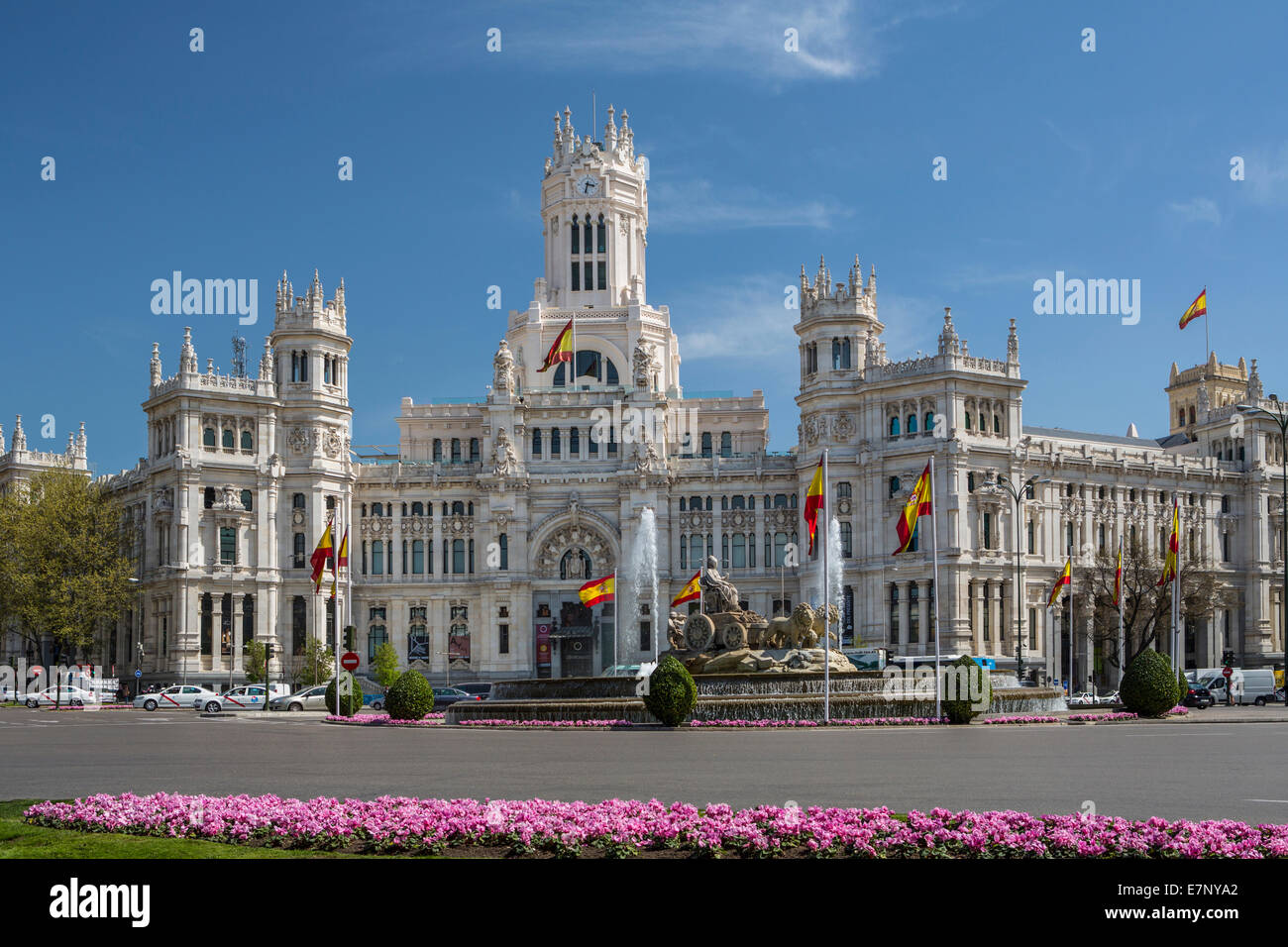 Bâtiment, Cibeles, Madrid, l'Hôtel de Ville, Ville, Espagne, Europe, Square, l'architecture, fleurs, fontaine, printemps, tourisme, voyages Banque D'Images