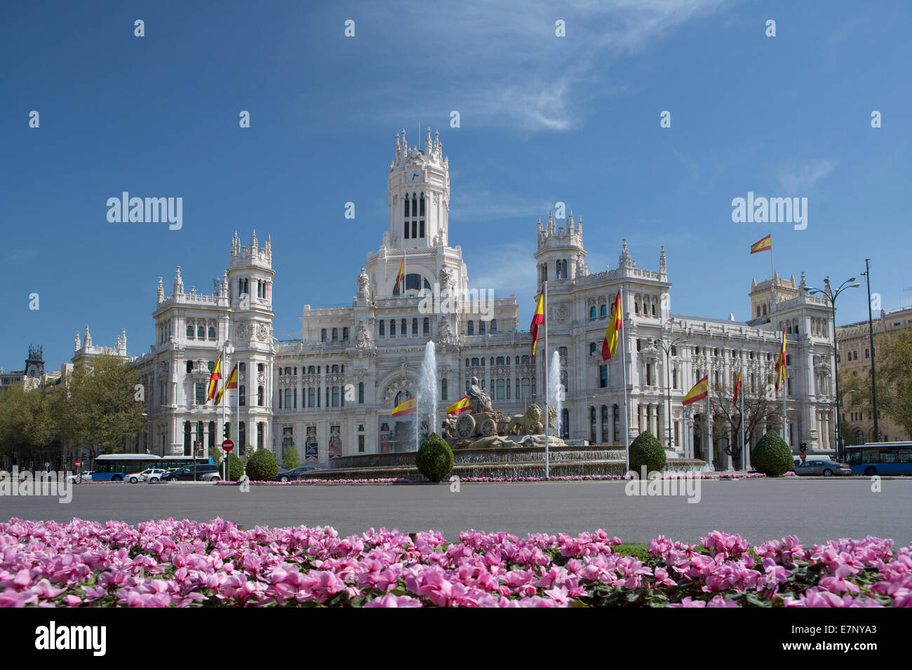 Bâtiment, Cibeles, Madrid, l'Hôtel de Ville, Ville, Espagne, Europe, Square, l'architecture, fleurs, fontaine, printemps, tourisme, voyages Banque D'Images
