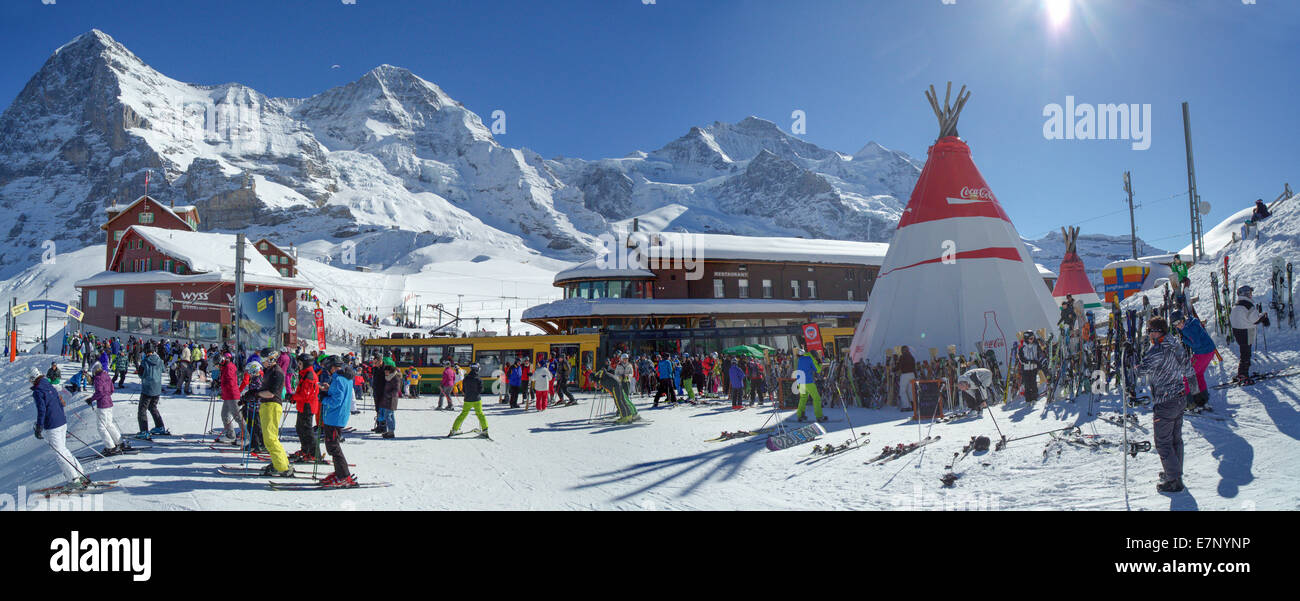 Chemin de fer de la Jungfrau, gare, Kleine Scheidegg, montagne, montagnes, Winters, canton de Berne, Tourisme, vacances, mountain ash Banque D'Images