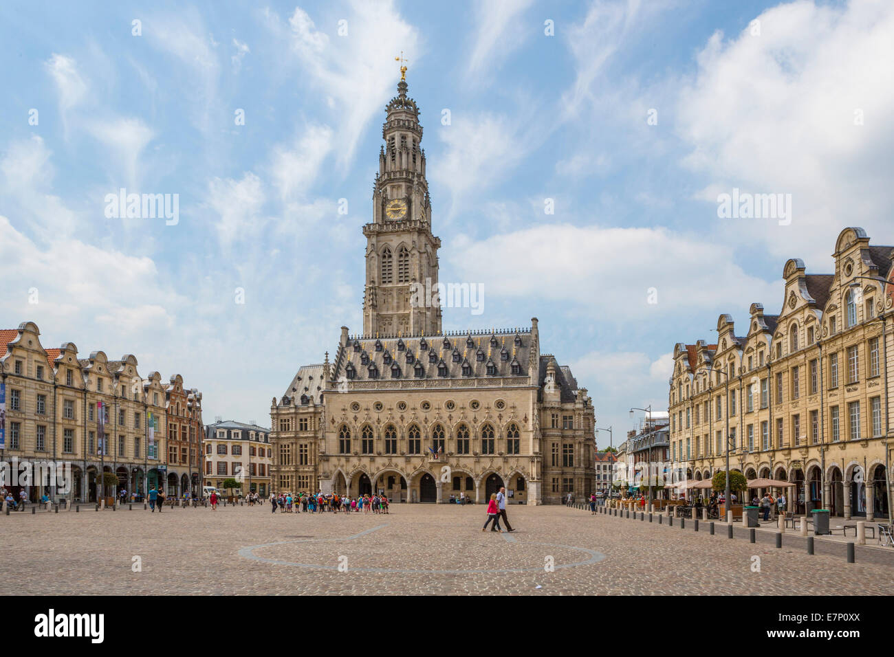 Arras, Hôtel de Ville, France, Europe, architecture, ville, centre-ville, Skyline, carré, touristique, tour, voyage Banque D'Images