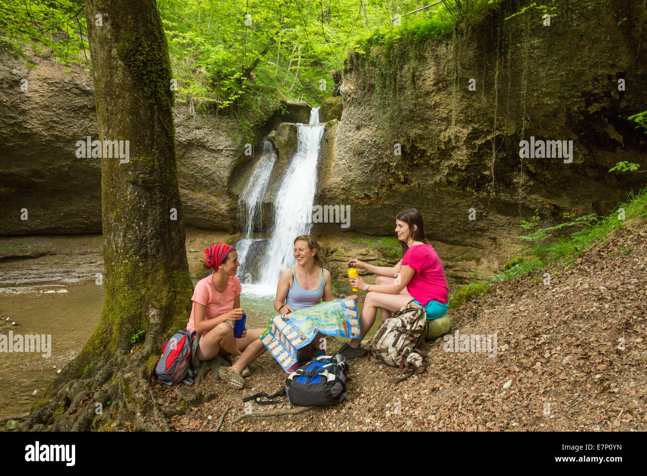 Hautes terres de Zurich, temps libre, Kemptnertobel, Zürich, ZH, le canton de Zurich, cascade, Suisse, Europe, groupe, femmes, Banque D'Images