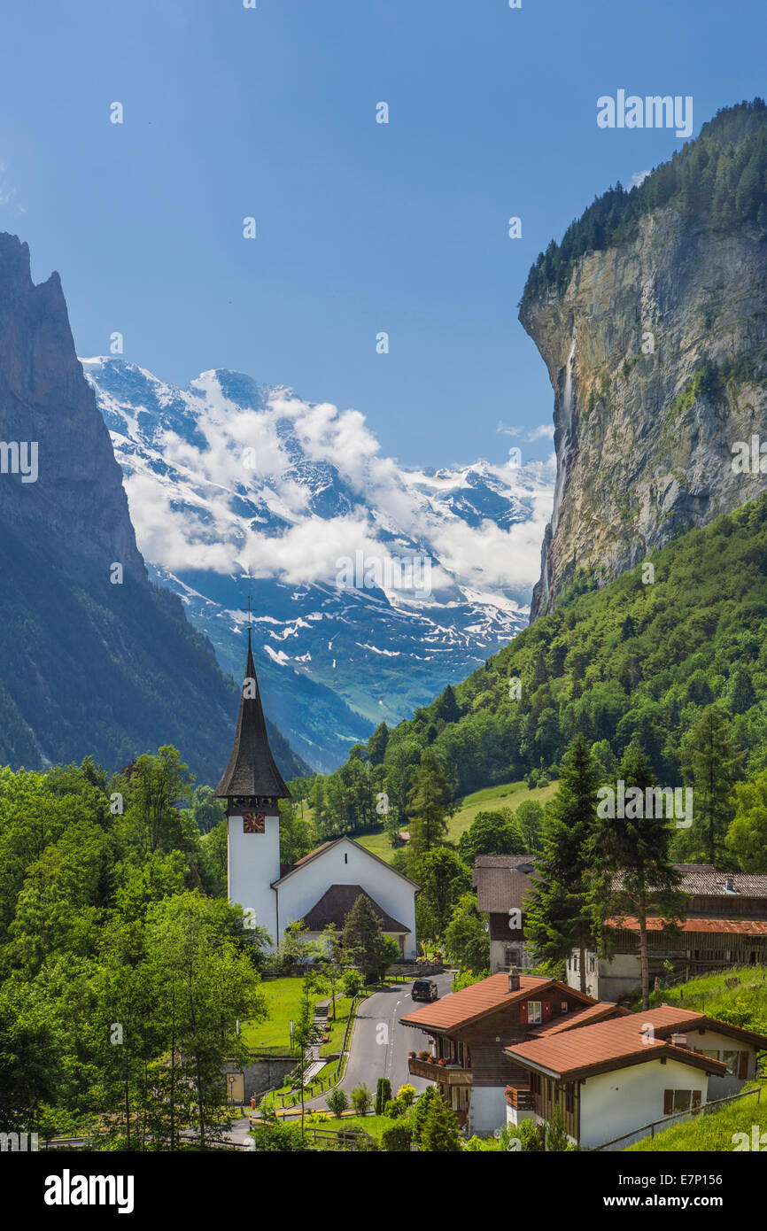 Canton De Berne Oberland Bernois Lauterbrunnen Suisse Europe Eglise Ville Coloree Paysage Montagne Neige Printemps Photo Stock Alamy Canton De Berne Oberland Bernois Lauterbrunnen Suisse Europe Eglise Ville Coloree Paysage Montagne Neige Printemps Photo Stock Alamy