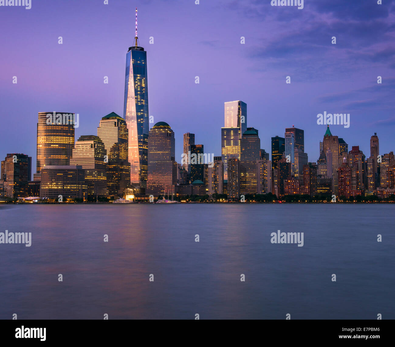 USA, New York State, New York, paysage urbain au crépuscule Banque D'Images