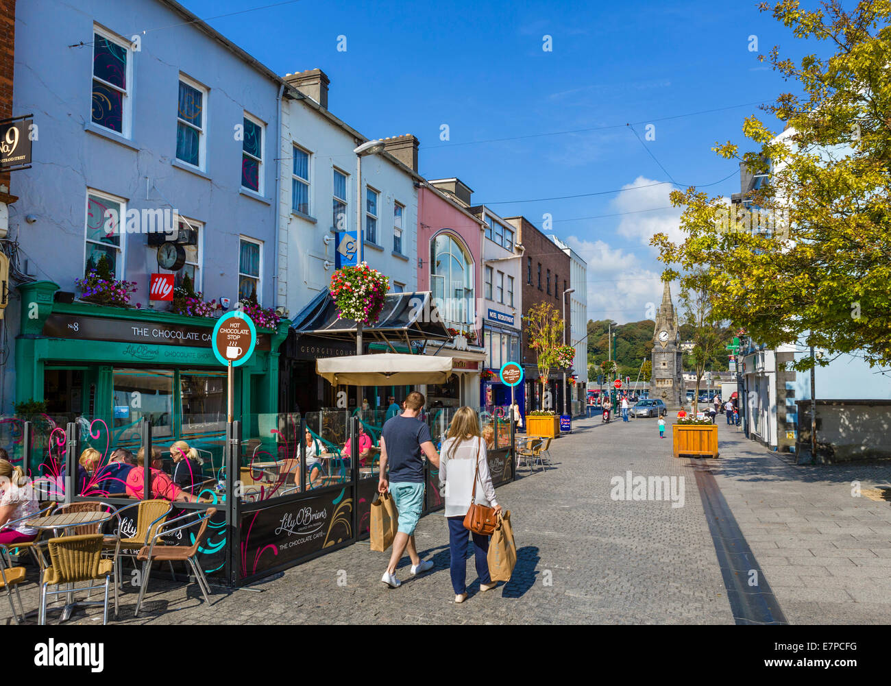 Boutiques et cafés sur Barronstrand Street dans le centre-ville, la ville de Waterford, comté de Waterford, Irlande Banque D'Images