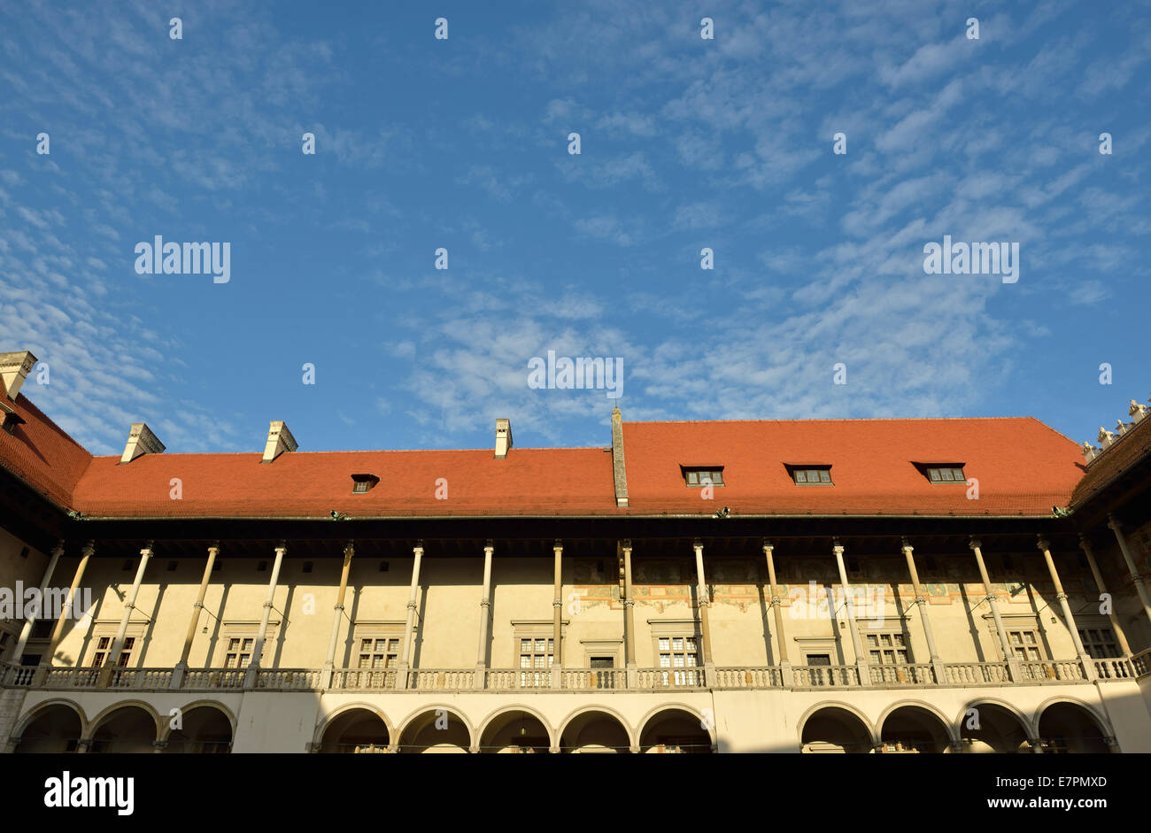 Arcades Renaissance dans la cour intérieure du château de Wawel, Cracovie, Pologne Banque D'Images