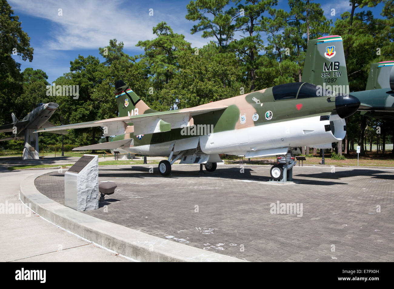 LTV A-7 Corsair II les avions à réaction sur l'affichage à l'Warbird Park, Myrtle Beach, Caroline du Sud Banque D'Images