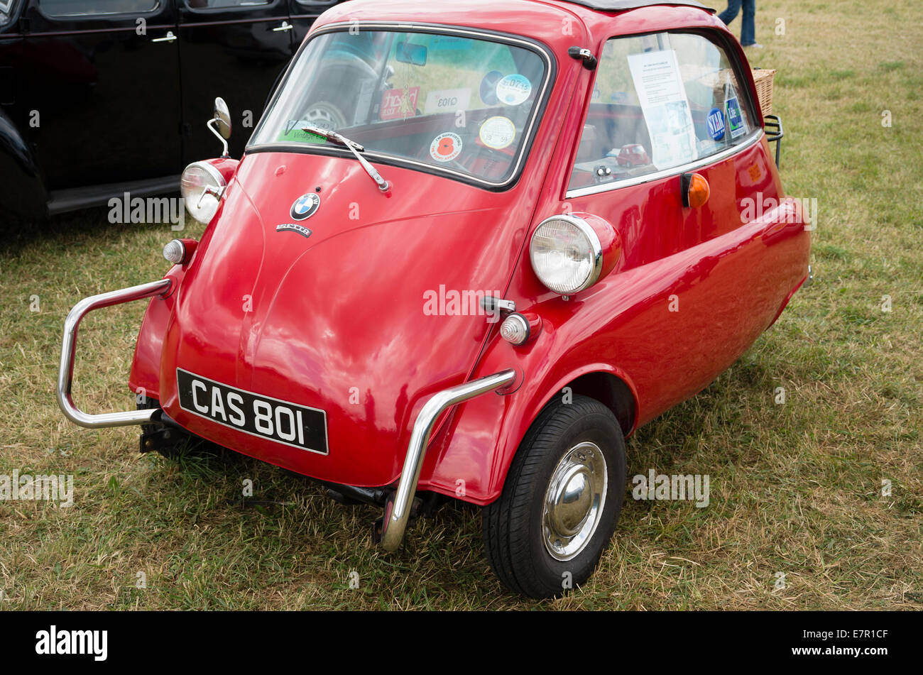 Vieille BMW Isetta 'bubble' voiture de 1950 sur show en UK Banque D'Images