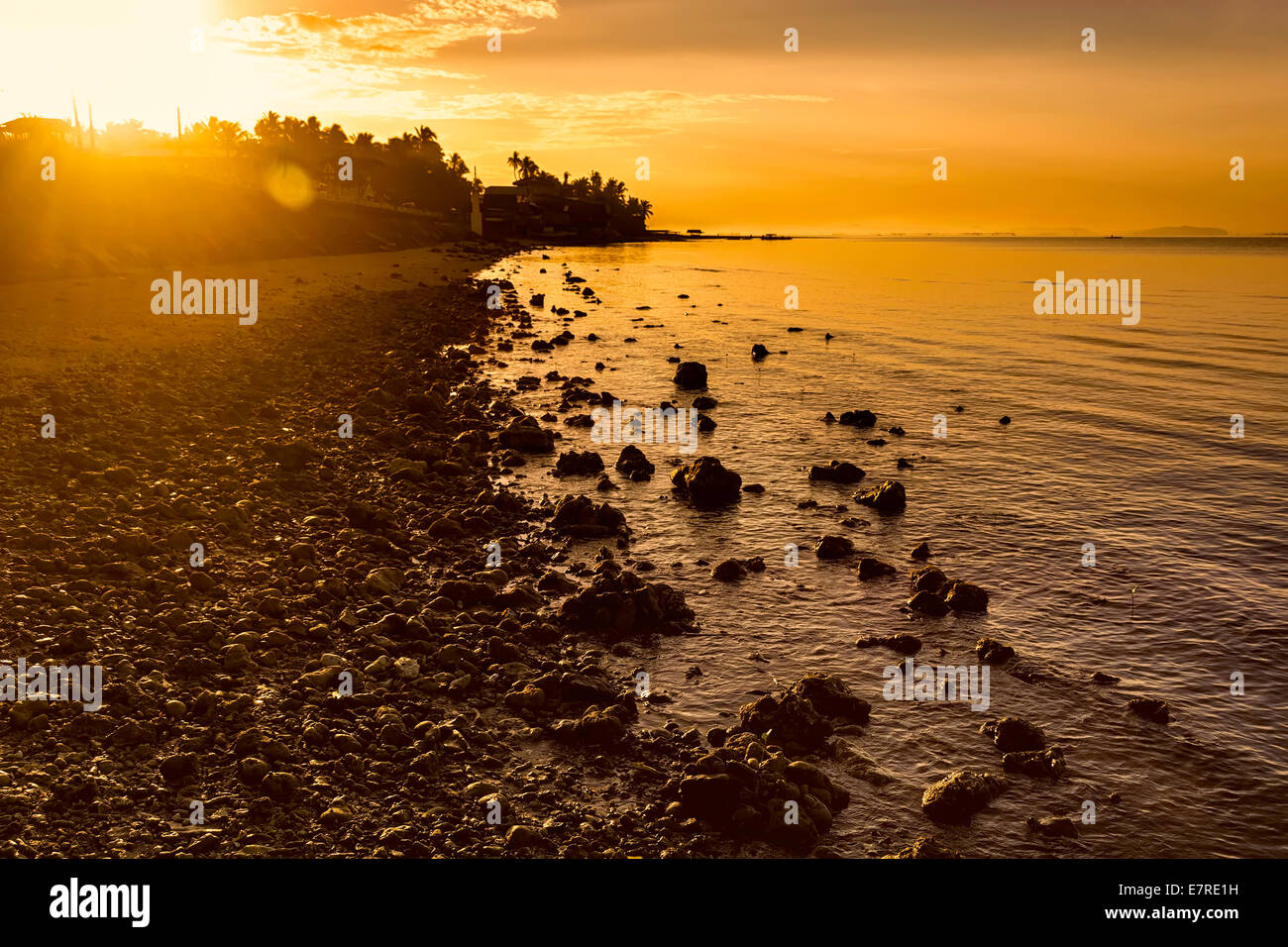 Beau lever de tourné dans un village de pêcheurs, Philippines Banque D'Images