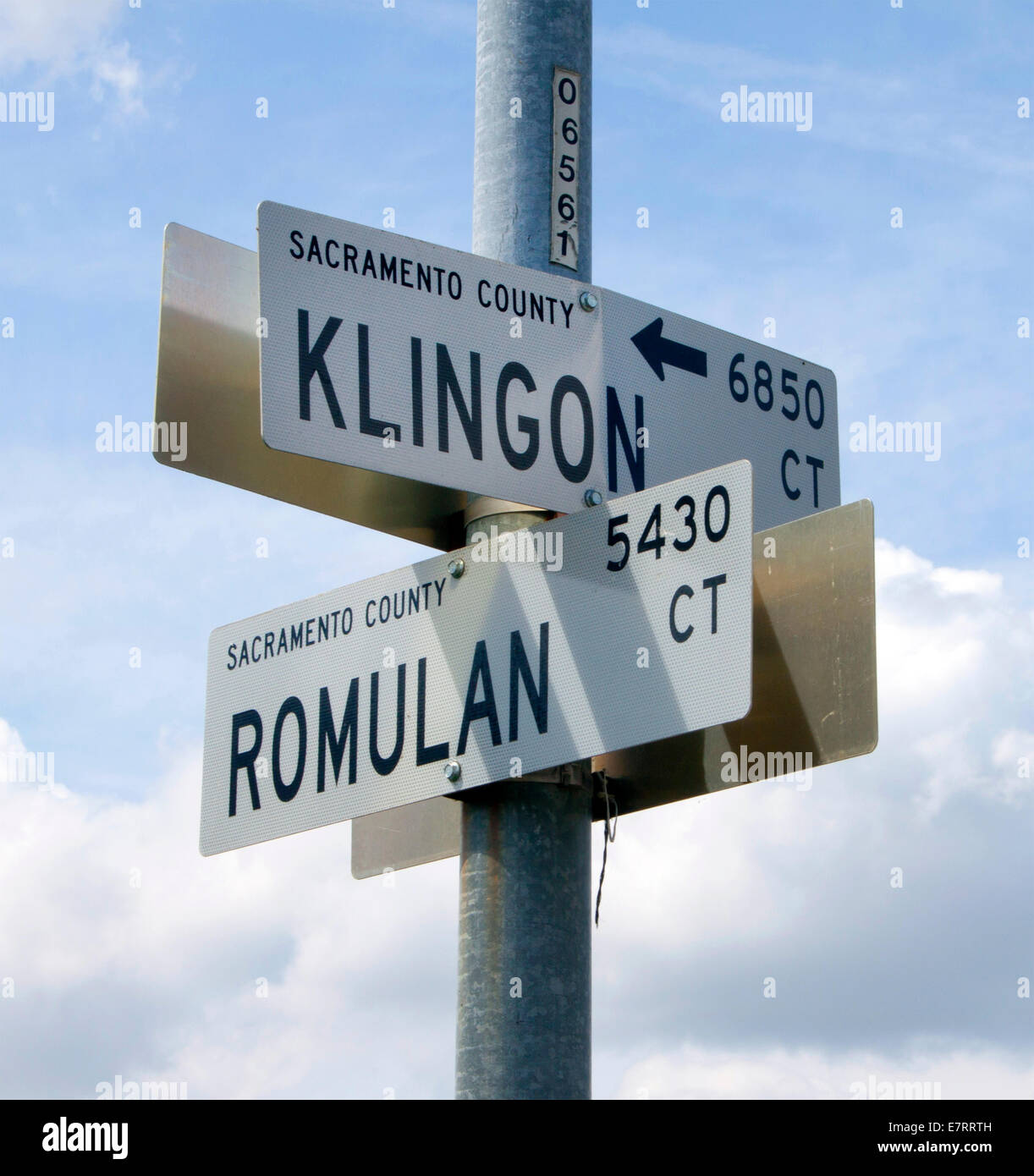 En Klingon Romulien et les plaques de rue à Sacramento en Californie Banque D'Images