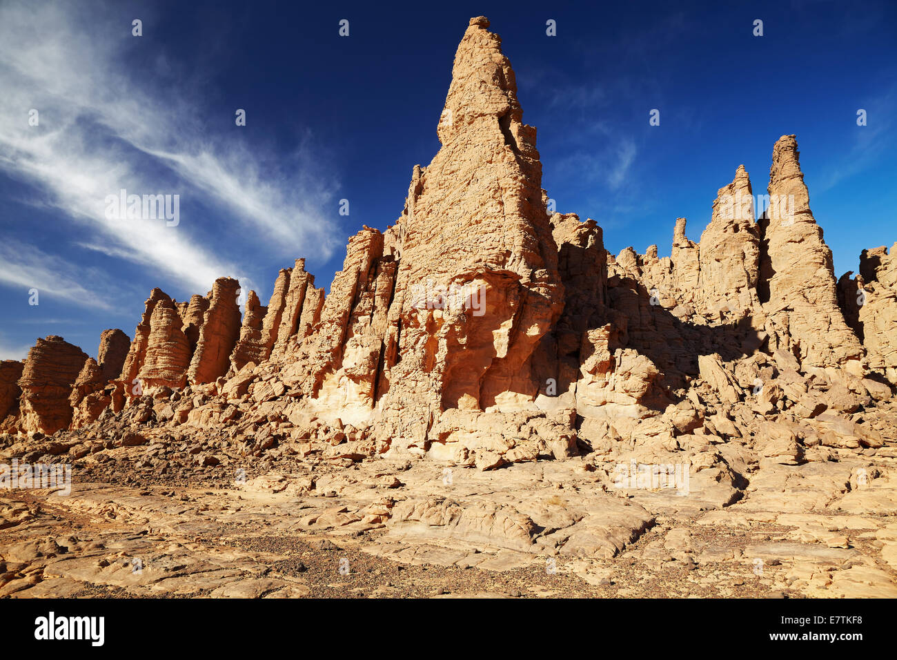 Falaises de grès bizarres en désert du Sahara, Tassili N'Ajjer, Algérie Banque D'Images