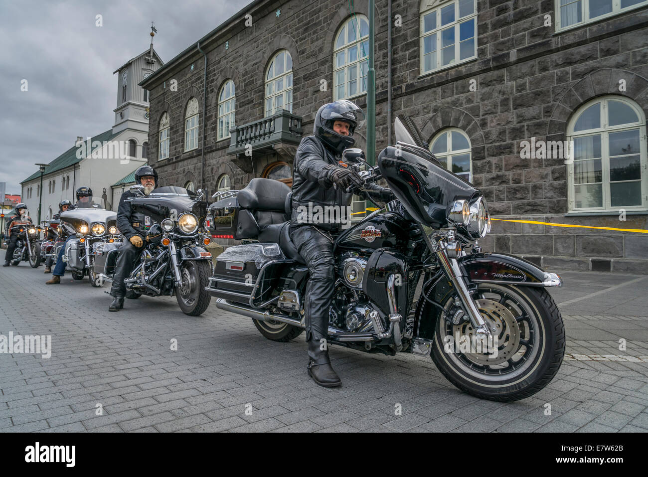 Les membres du club moto Harley Davidson. Festival d'été annuel, soirée  culturelle, Reykjavik, Islande Photo Stock - Alamy