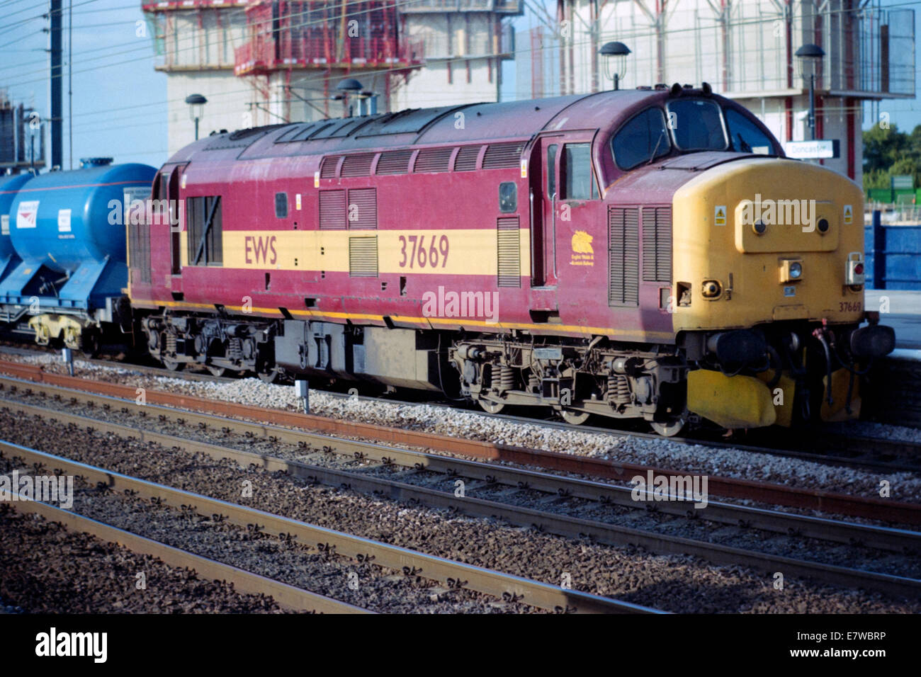 Locomotive diesel numéro 37669 37 à doncaster en Angleterre en 2000 Banque D'Images