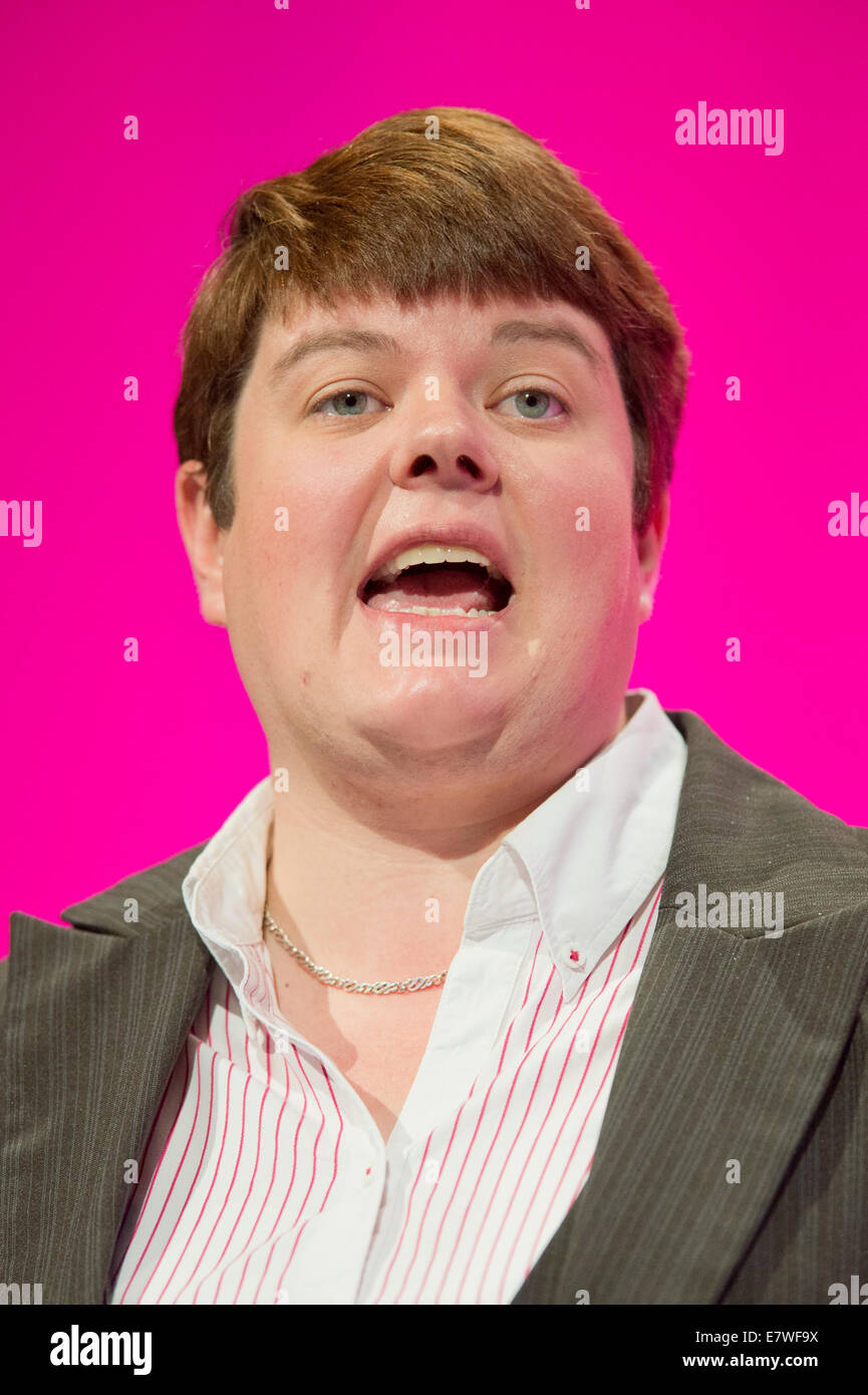 Manchester, UK. 24 Septembre, 2014. Katrina Gilman de l'unisson, les adresses l'auditorium sur le quatrième jour de la conférence annuelle du Parti travailliste à Manchester Central Convention Complex Crédit : Russell Hart/Alamy Live News. Banque D'Images