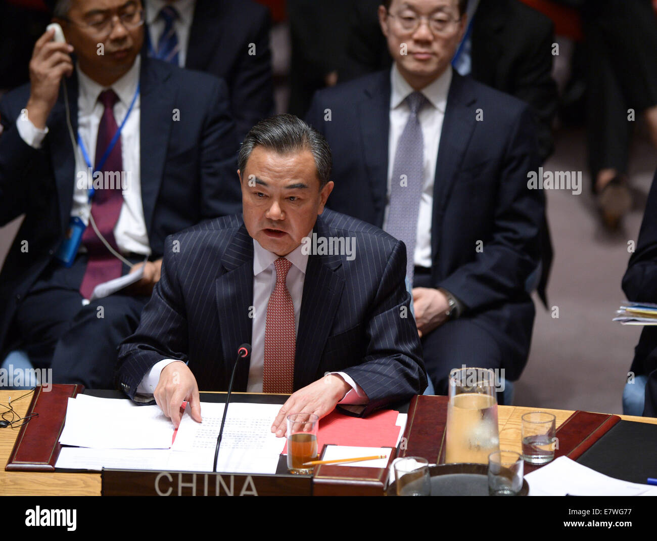 New York, USA. Sep 24, 2014. Le Ministre chinois des affaires étrangères Wang Yi assiste à un sommet du Conseil de sécurité des Nations Unies sur le terrorisme à New York, le 24 septembre, 2014. Wang Yi le mercredi a appelé la communauté internationale à trouver des "nouveaux ainsi que de nouvelles étapes" dans sa réponse au terrorisme. Credit : Yin Bogu/Xinhua/Alamy Live News Banque D'Images