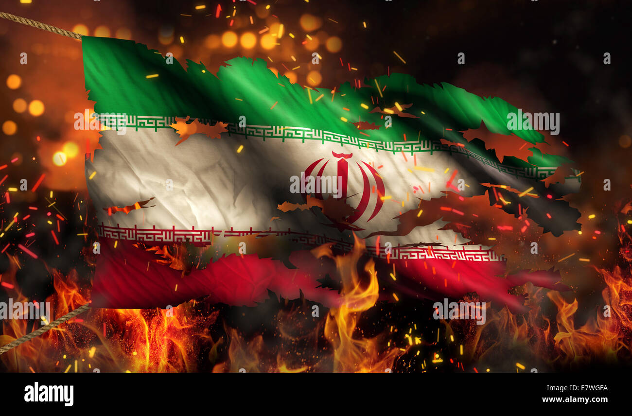 L'Iran Drapeau Feu Brûlant conflit Guerre 3D de nuit Banque D'Images