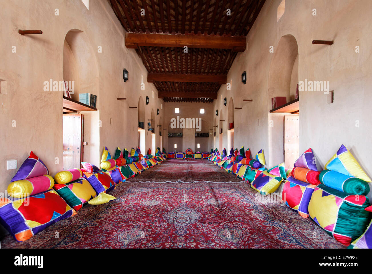 Salle d'assemblée, Nakhl Fort ou Al Husn Heem, forteresse, bâtiment historique mudbrick Al-Batinah, province, Sultanat d'Oman Banque D'Images