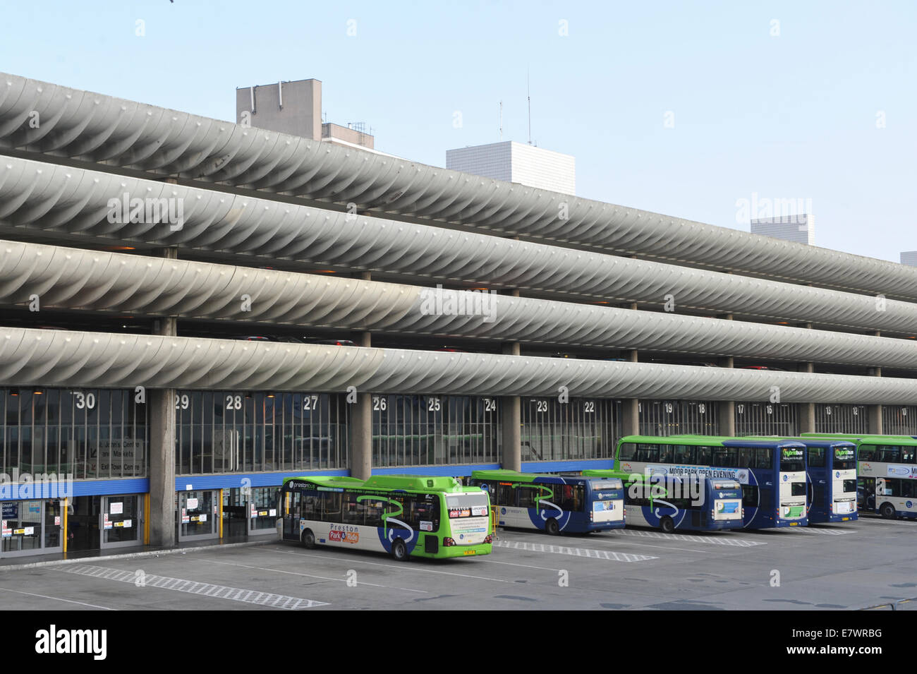 Une vue extérieure de la gare routière de Preston dans le Lancashire, a accordé le statut de bâtiment classé Grade II en septembre 2013. Banque D'Images