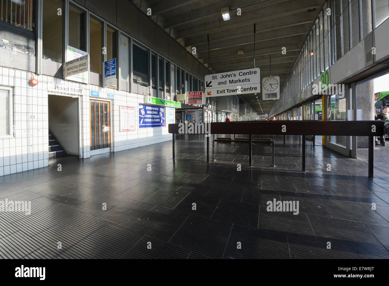 Une vue intérieure de la gare routière de Preston dans le Lancashire, a accordé le statut de bâtiment classé Grade II en septembre 2013. Banque D'Images