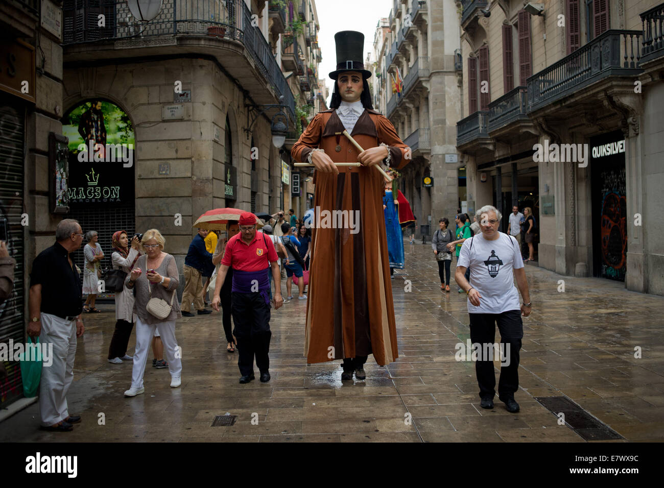 Barcelone, Catalogne, Espagne. Sep 24, 2014. L'Hereu, géant catalan traditionnel, à travers les rues de Barcelone. Le 24 septembre, la ville de Barcelone célèbre le jour de son saint patron (La Mercè) avec plusieurs fêtes traditionnelles , et les événements religieux. Crédit : Jordi Boixareu/Alamy Live News Banque D'Images