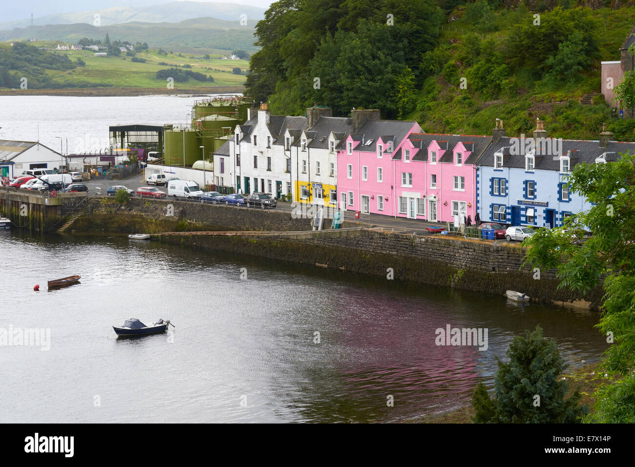 Le port de Portree sur l'île de Skye, en Écosse, les Highlands écossais. Banque D'Images