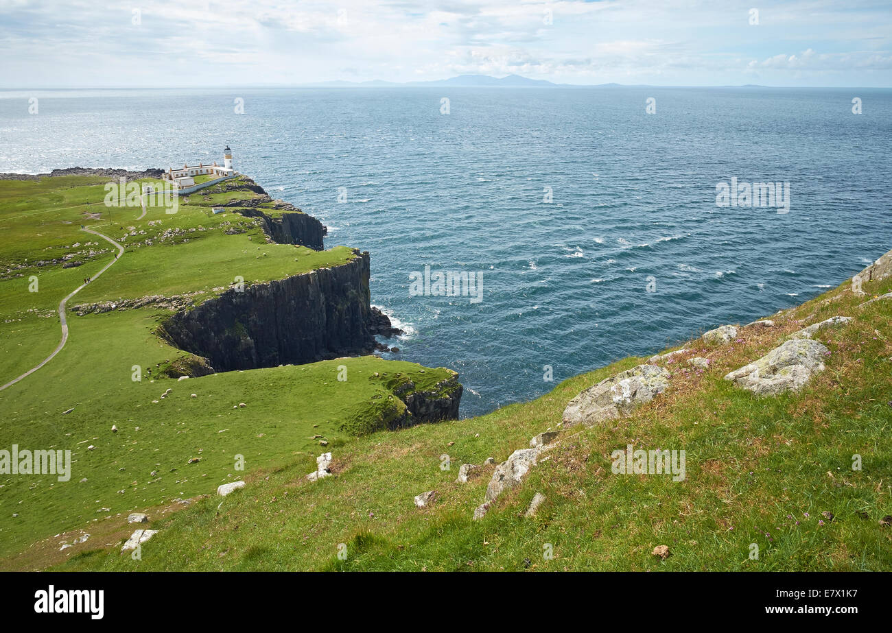 Neist Point Light House sur l'île de Skye, en Écosse, les Highlands écossais. Banque D'Images