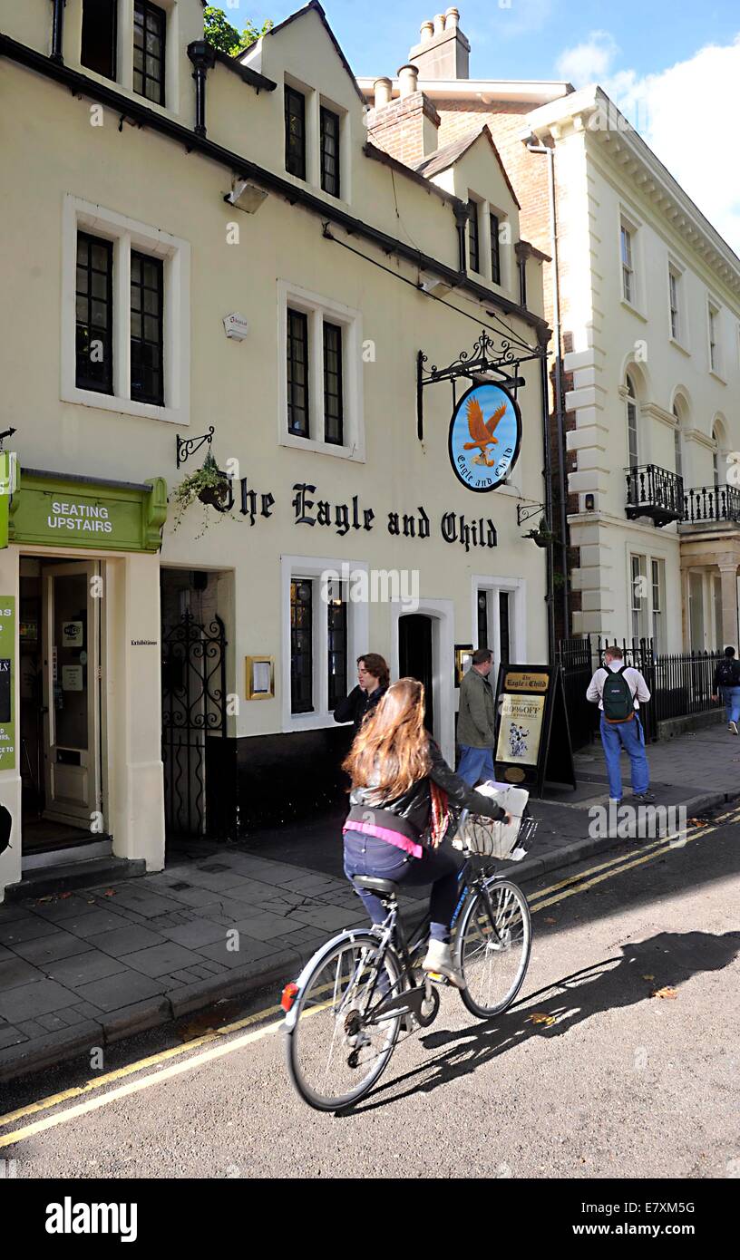 L'aigle et l'enfant sait que l'oxford pub place C.S. Lewis a écrit le Lion, La Sorcière Blanche et l'armoire. Banque D'Images