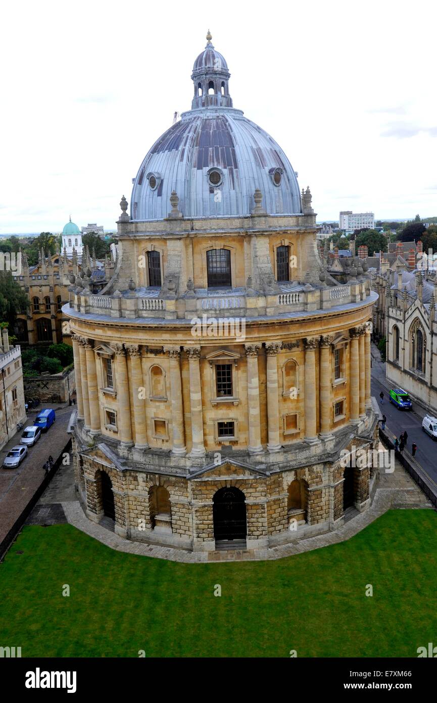 La Radcliffe Camera est un bâtiment à Oxford, Angleterre, conçu par James Gibbs dans le style palladien anglais et construit en 1737- Banque D'Images