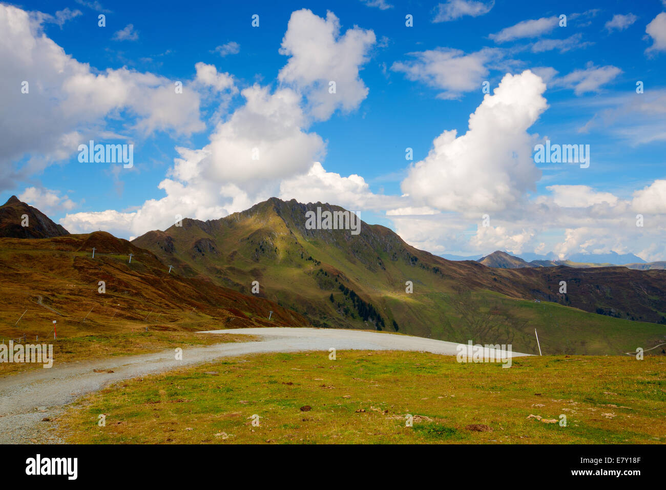 Route raide in Tirol Autriche,montagnes - image HDR Banque D'Images