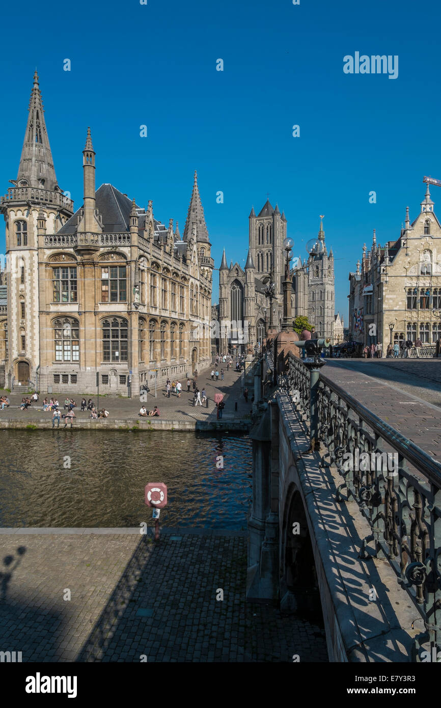 Une belle fin de journée à étés Graslei, la vieille ville médiévale de Gand en Belgique Banque D'Images