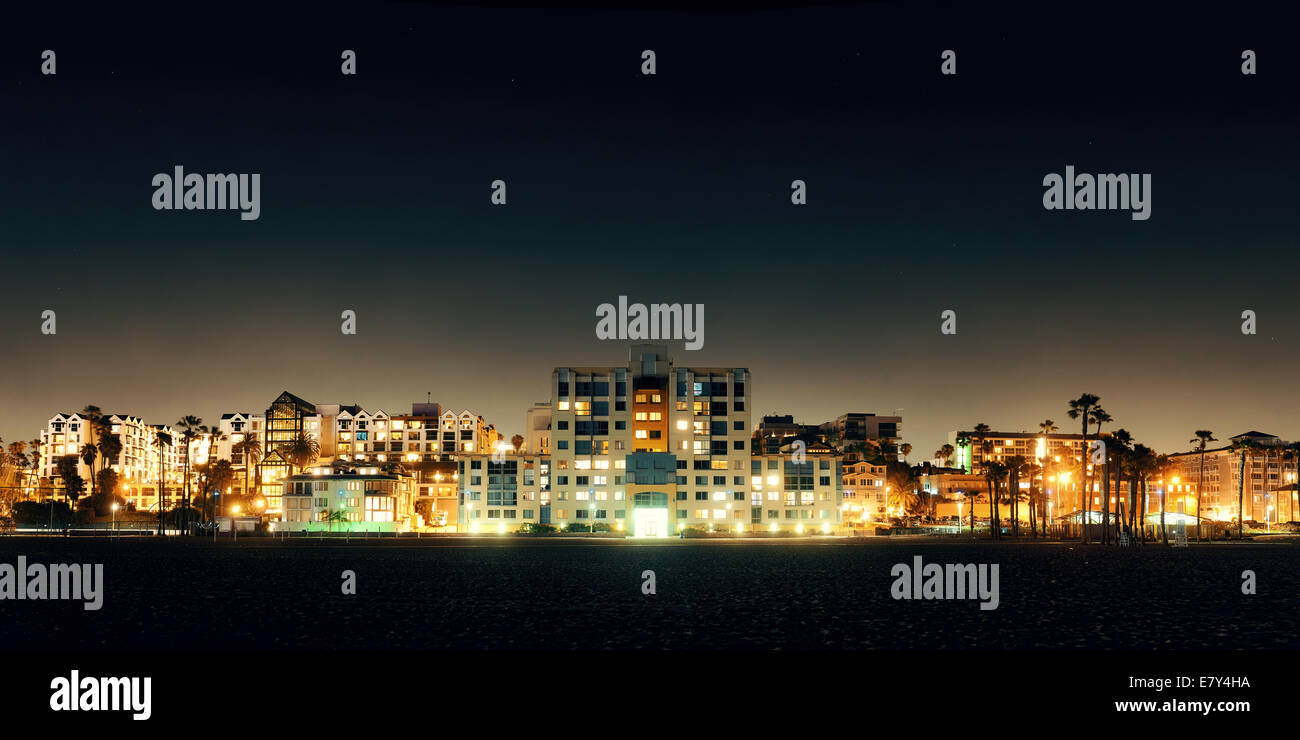 La plage de Santa Monica avec Hôtels en Los Angeles Banque D'Images