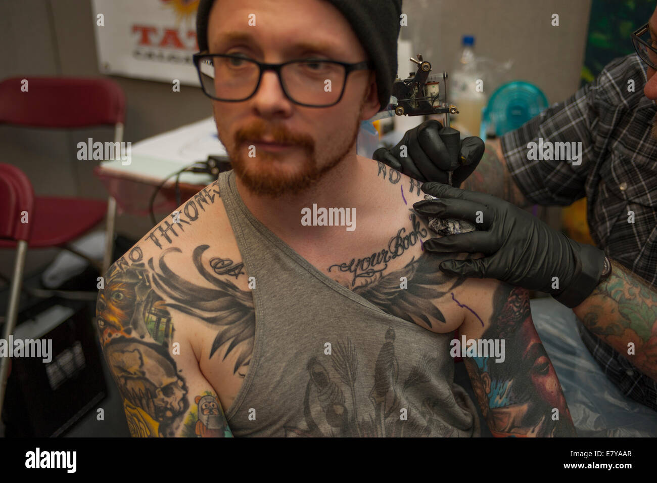 Quai Du Tabac Shadwell Londres Uk 26 Septembre 14 10e Anniversaire De La Convention Internationale De Tatouage De Londres Se Deroule Du 26 Au 28 Septembre Avec Des Artistes Demontrant Leurs Competences