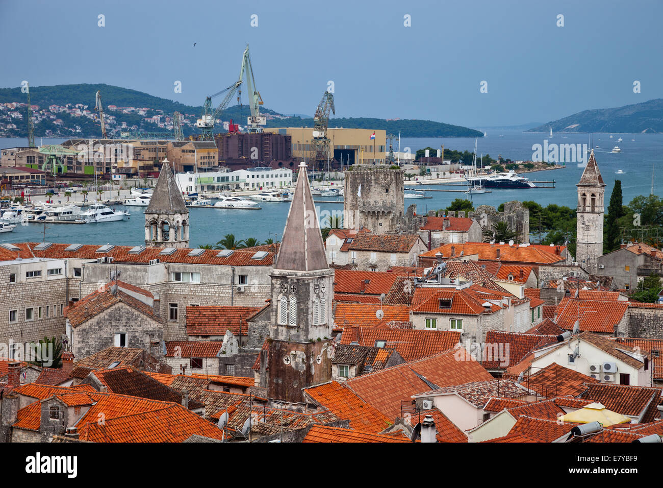 Des toits de la vieille ville de Trogir, Croatie. Banque D'Images