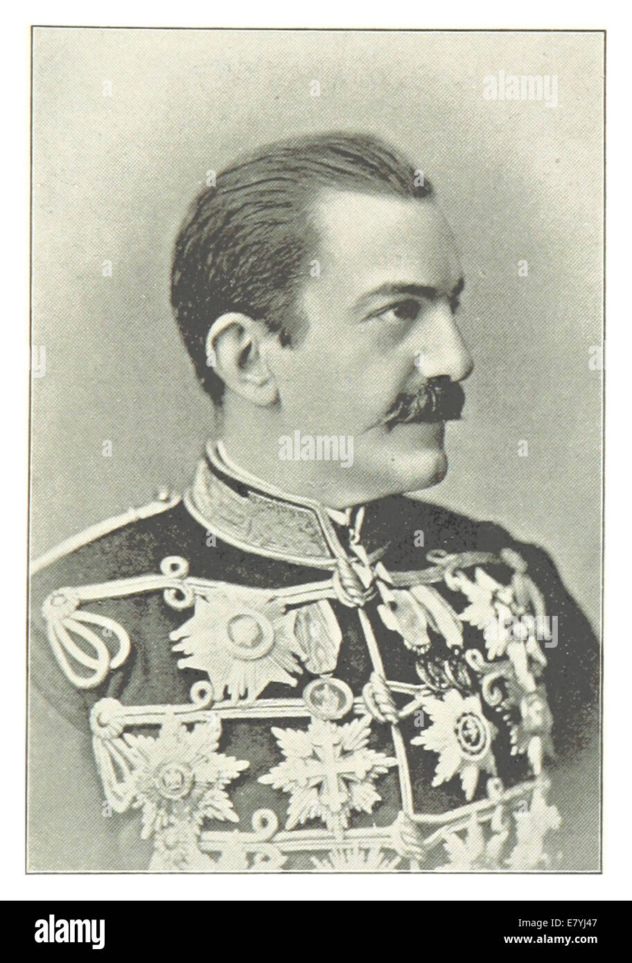 Cette illustration de 1893 de Wormeley représente le roi Milan de Servia, un monarque notable de Serbie à la fin du XIXe siècle. L'image capture son portrait, offrant un aperçu du style royal et du paysage politique de la Serbie à cette époque. Banque D'Images