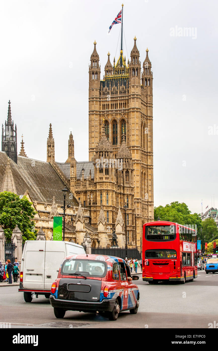 Vue de Victoria Tower, Palais de Westminster, du Parlement Street Londres Banque D'Images
